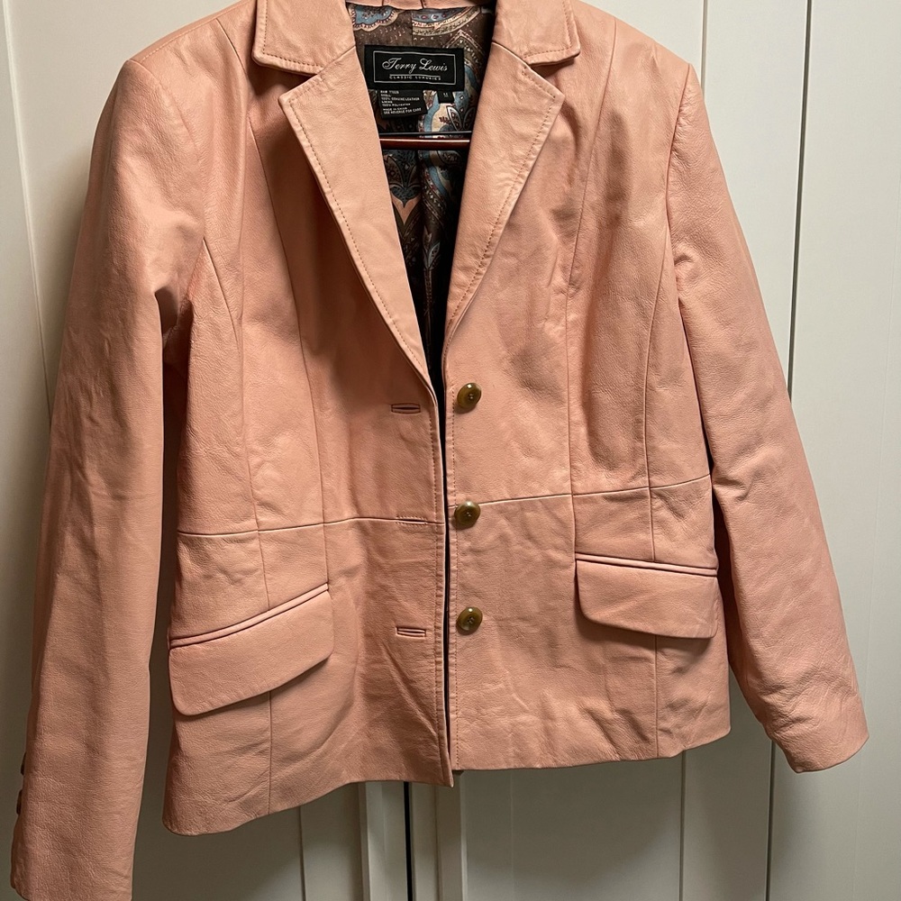 Terry Lewis Classic Luxuries Pink Leather Blazer Coat Jacket with Buttons 🤍💓🤍 - Picture 4 of 10